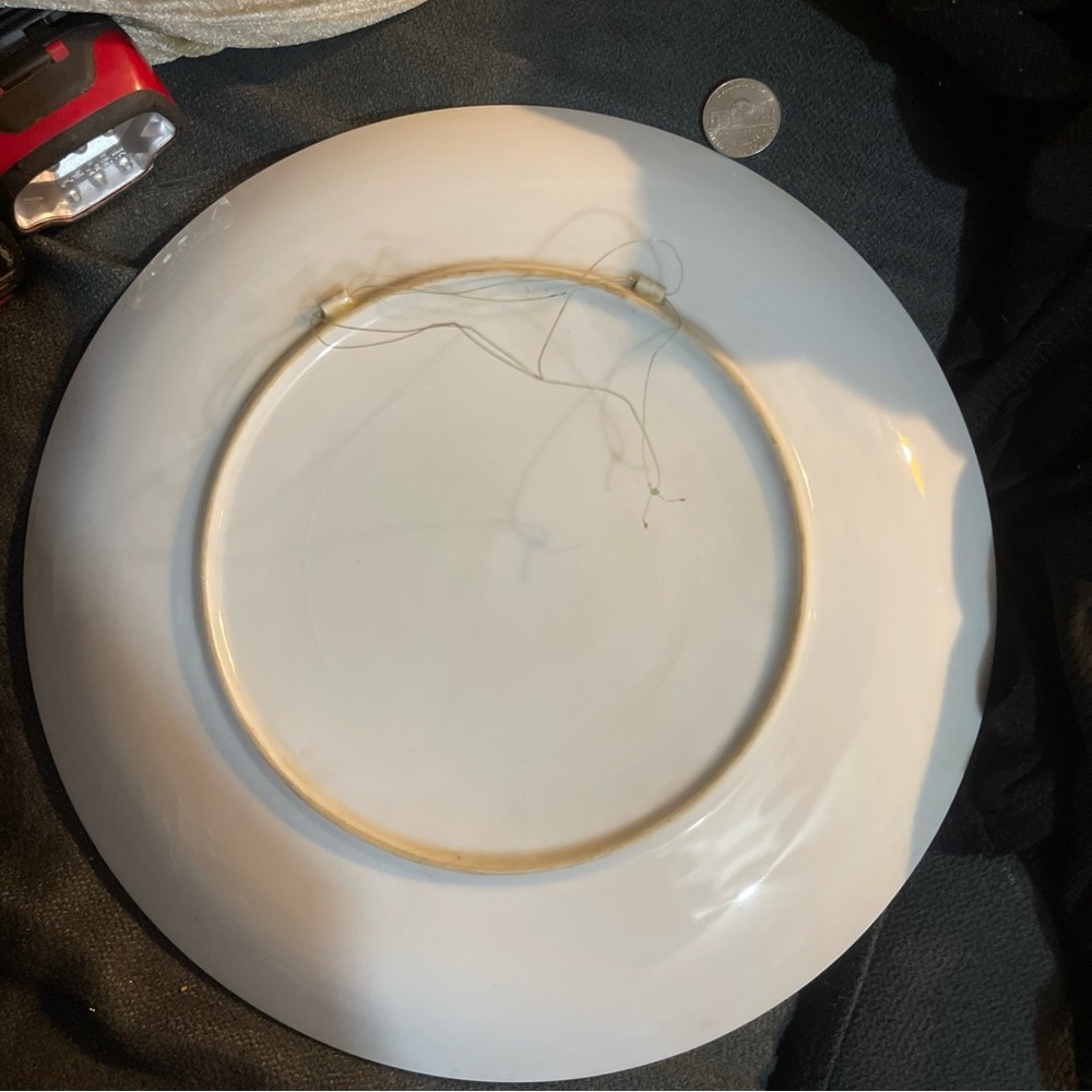 Elegant White Wall Plate Decor